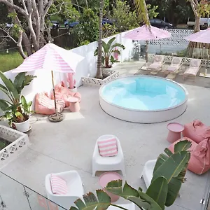 https://cali-backpackers.hotelssunshinecoast.net
