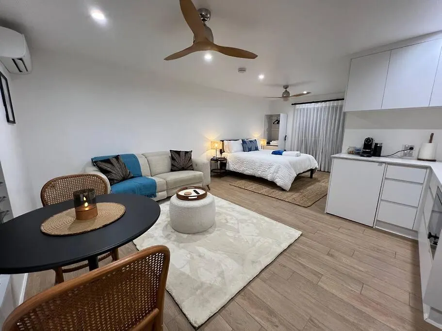 Guest house Indigo Studio With Pool 200M To Beach Hotel Palm Cove Australia
